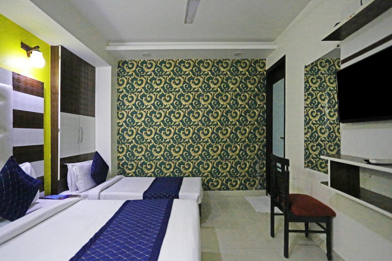 Hotel Star Inn-Near Delhi Airport 뉴델리 객실 사진