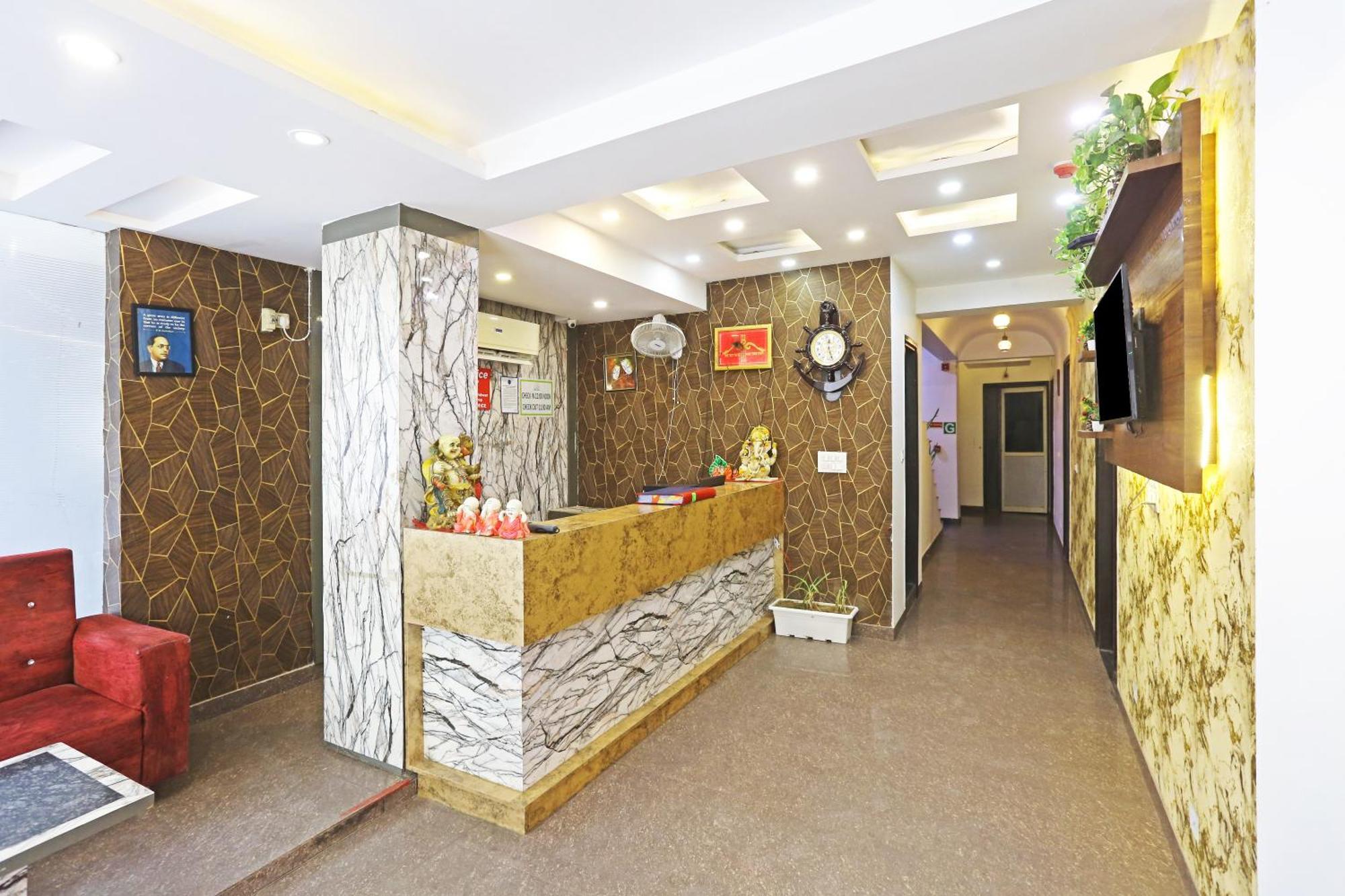 Hotel Star Inn-Near Delhi Airport 뉴델리 외부 사진