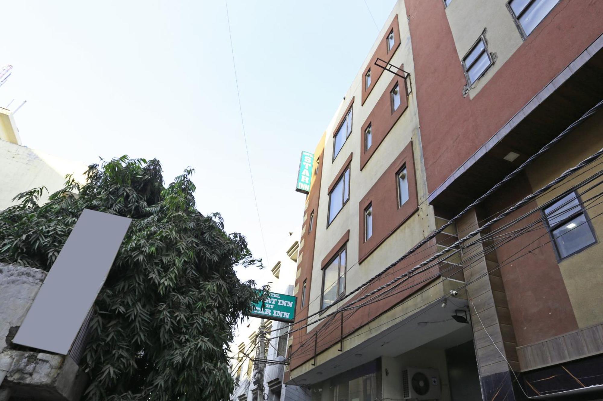 Hotel Star Inn-Near Delhi Airport 뉴델리 외부 사진