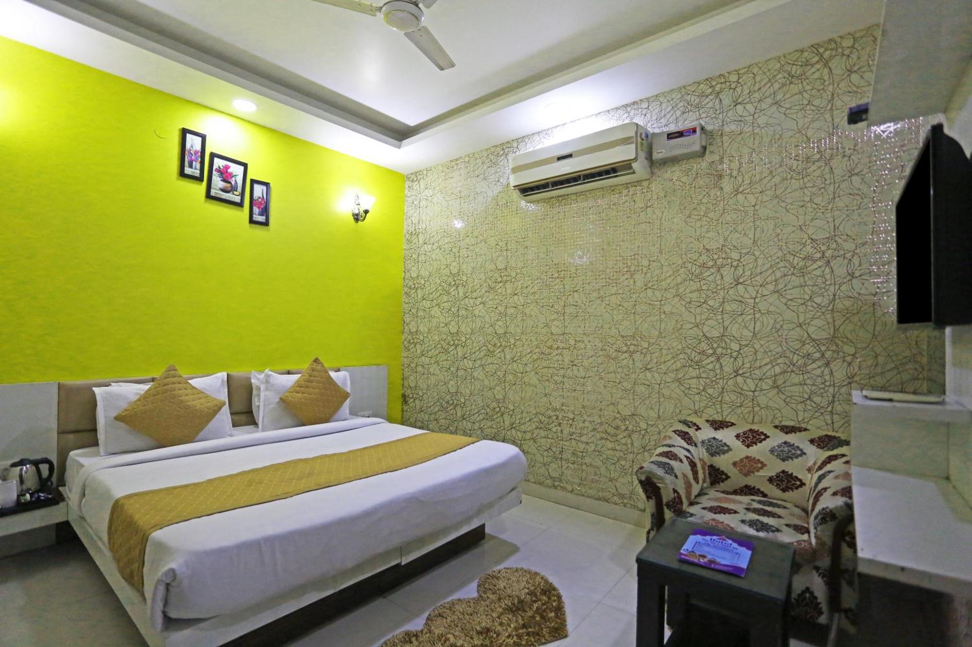Hotel Star Inn-Near Delhi Airport 뉴델리 외부 사진