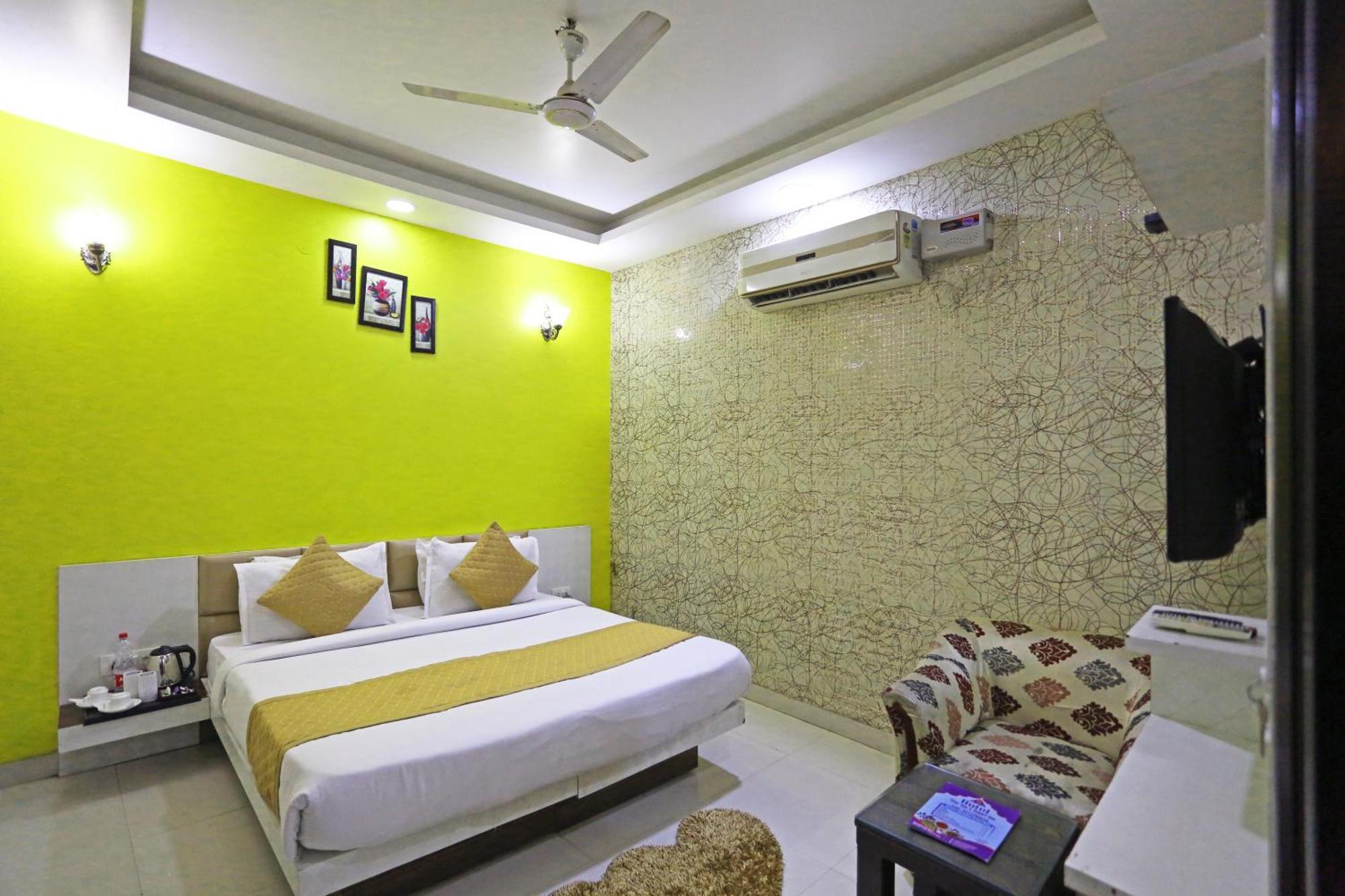 Hotel Star Inn-Near Delhi Airport 뉴델리 외부 사진