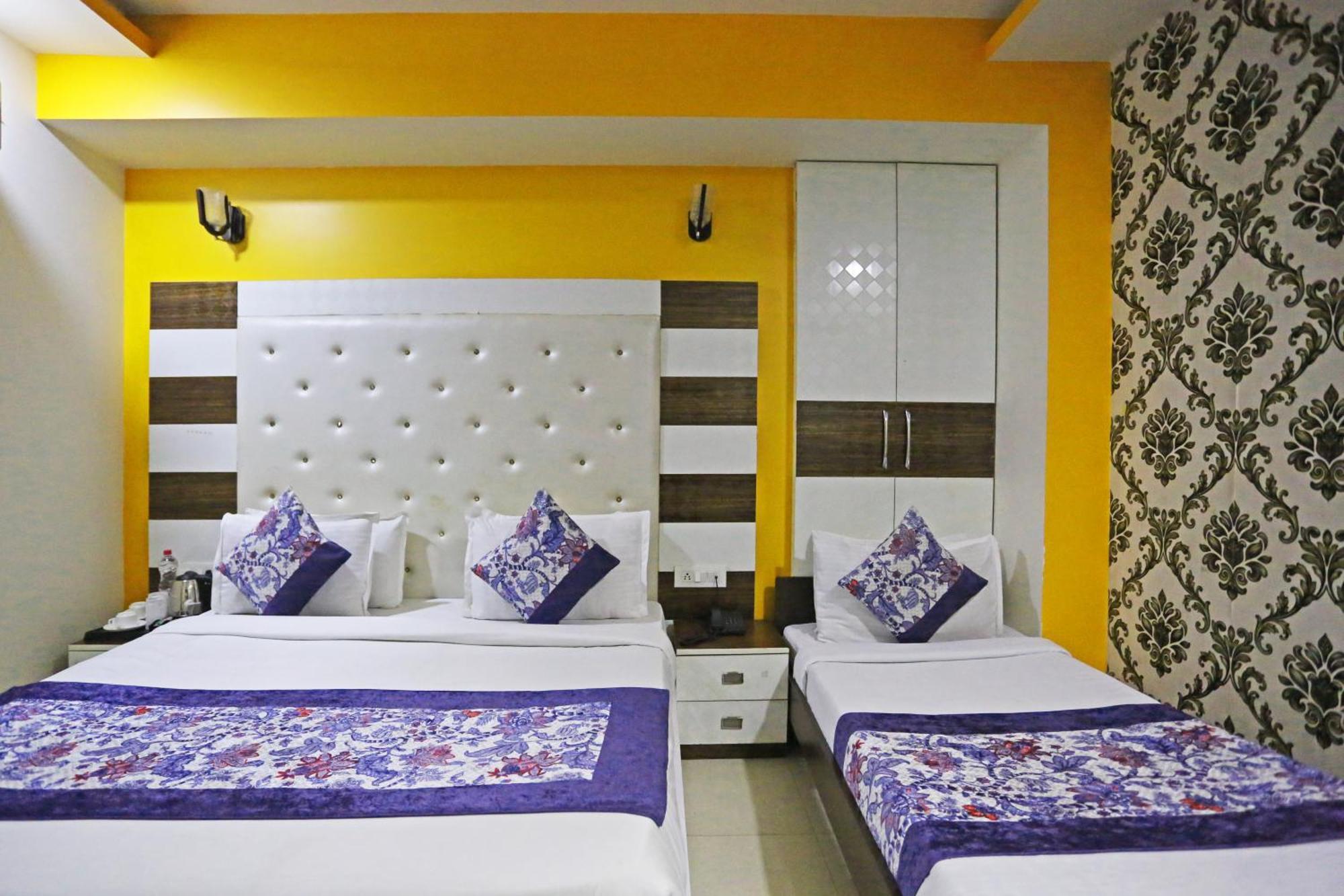 Hotel Star Inn-Near Delhi Airport 뉴델리 외부 사진