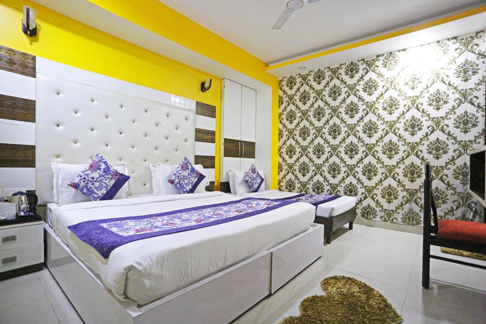 Hotel Star Inn-Near Delhi Airport 뉴델리 외부 사진